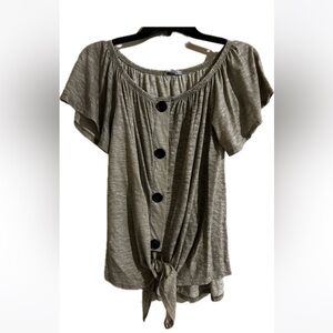 White Birch Brand Size Medium Short Sleeve Top in Mint Green